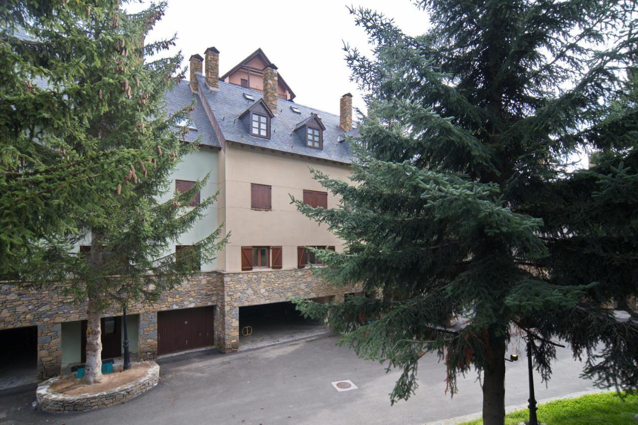 Lebre By Totiaran Apartment Naut Aran Bagian luar foto