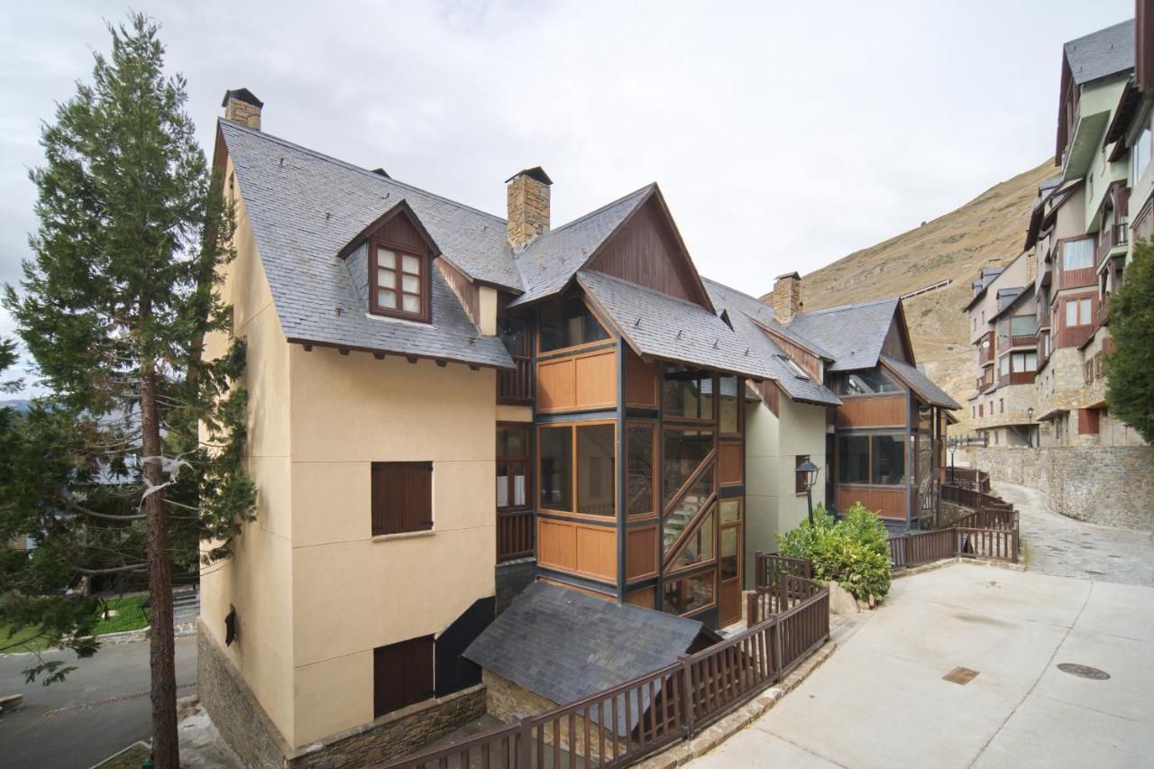 Lebre By Totiaran Apartment Naut Aran Bagian luar foto